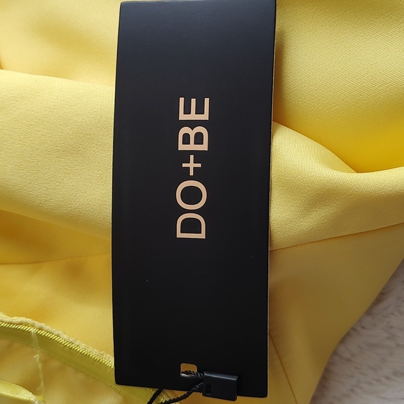 Do+Be Strapless yellow mini with gorgeous flower adornment - Picture 5 of 5